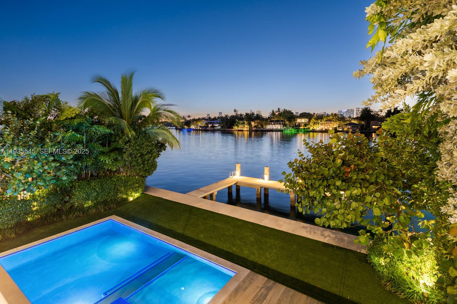 40 W Rivo Alto Dr, Miami Beach FL 33139