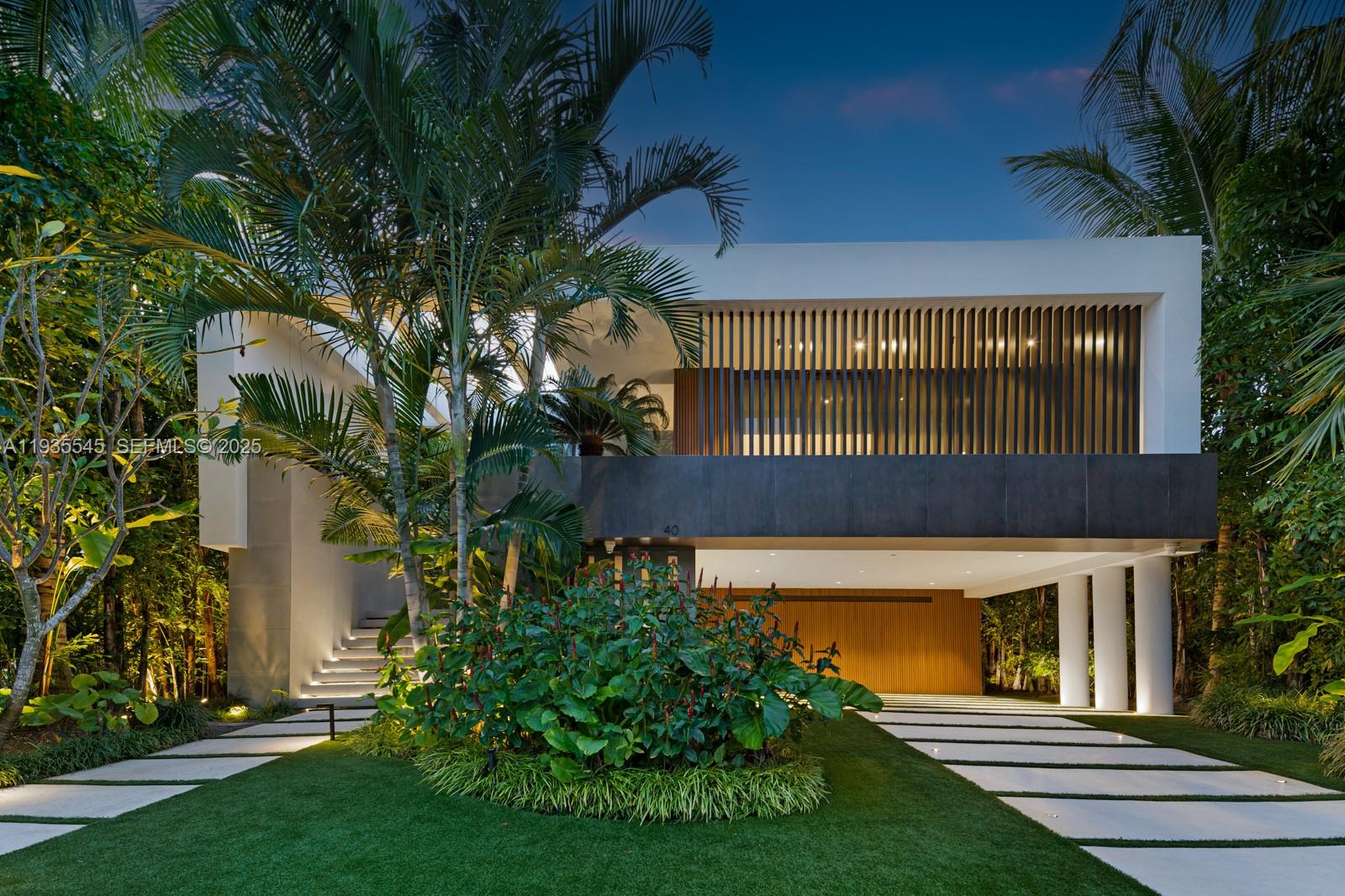 40 W Rivo Alto Dr, Miami Beach FL 33139
