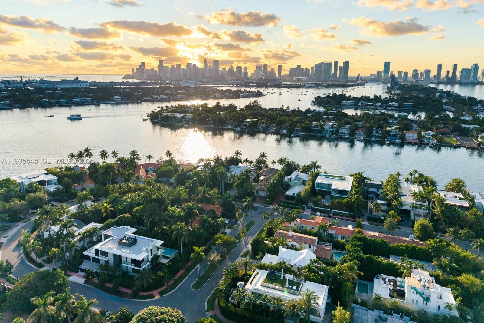 40 W Rivo Alto Dr, Miami Beach FL 33139