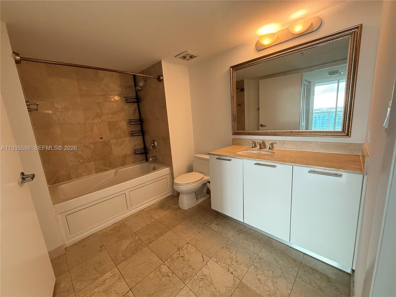 1800 N Bayshore Dr #2702, Miami FL 33132