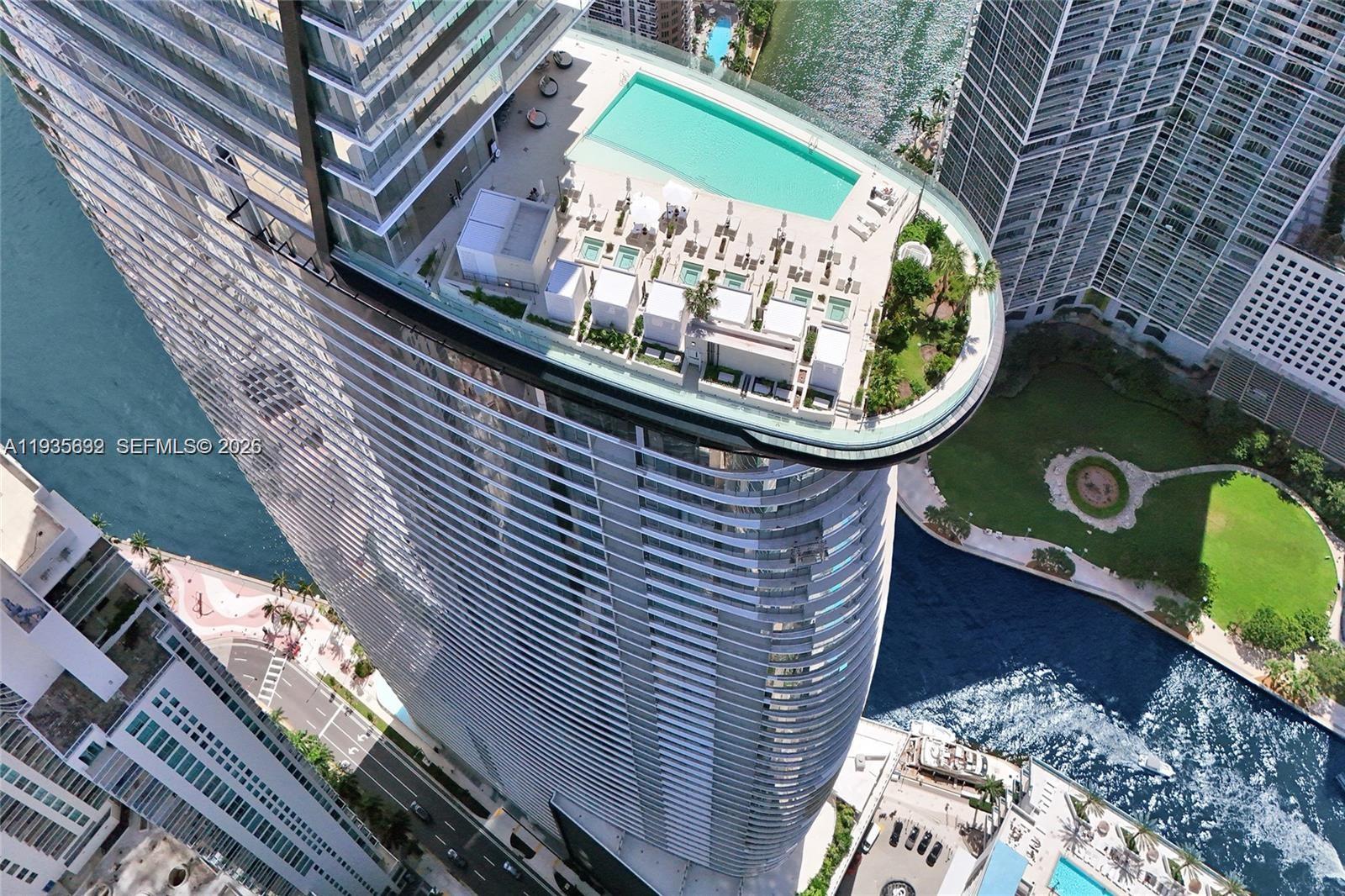 300 Biscayne Blvd Way #3704C, Miami FL 33131