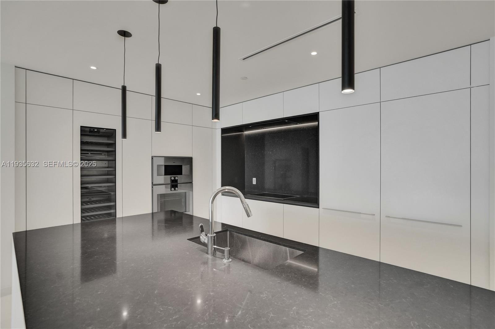 300 Biscayne Blvd Way #3704C, Miami FL 33131