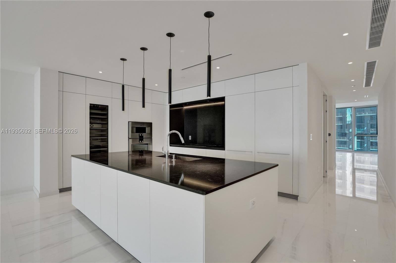 300 Biscayne Blvd Way #3704C, Miami FL 33131