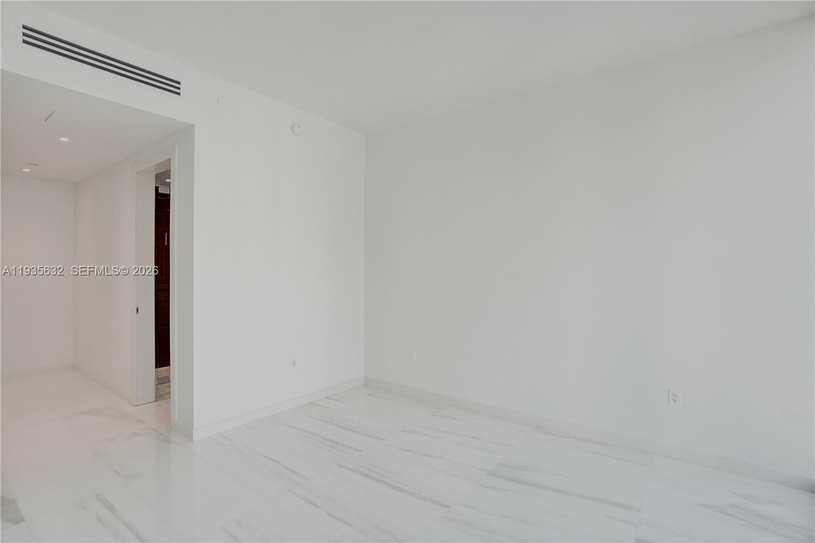 300 Biscayne Blvd Way #3704C, Miami FL 33131