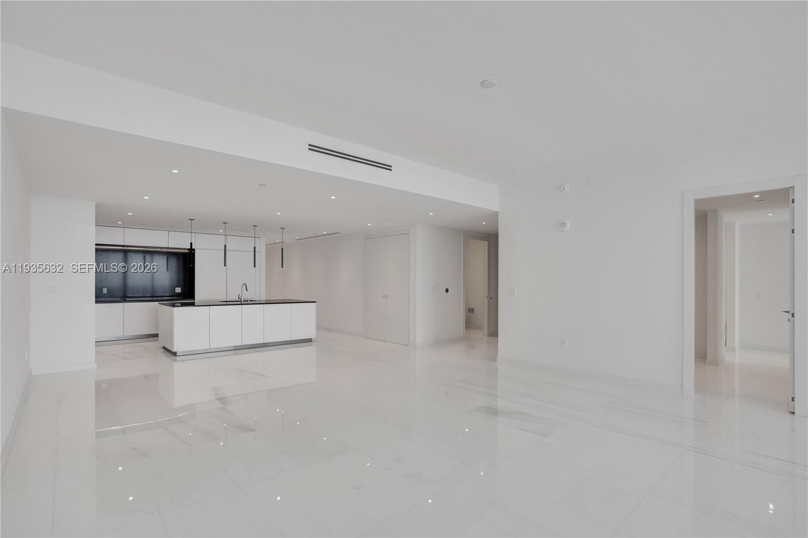 300 Biscayne Blvd Way #3704C, Miami FL 33131