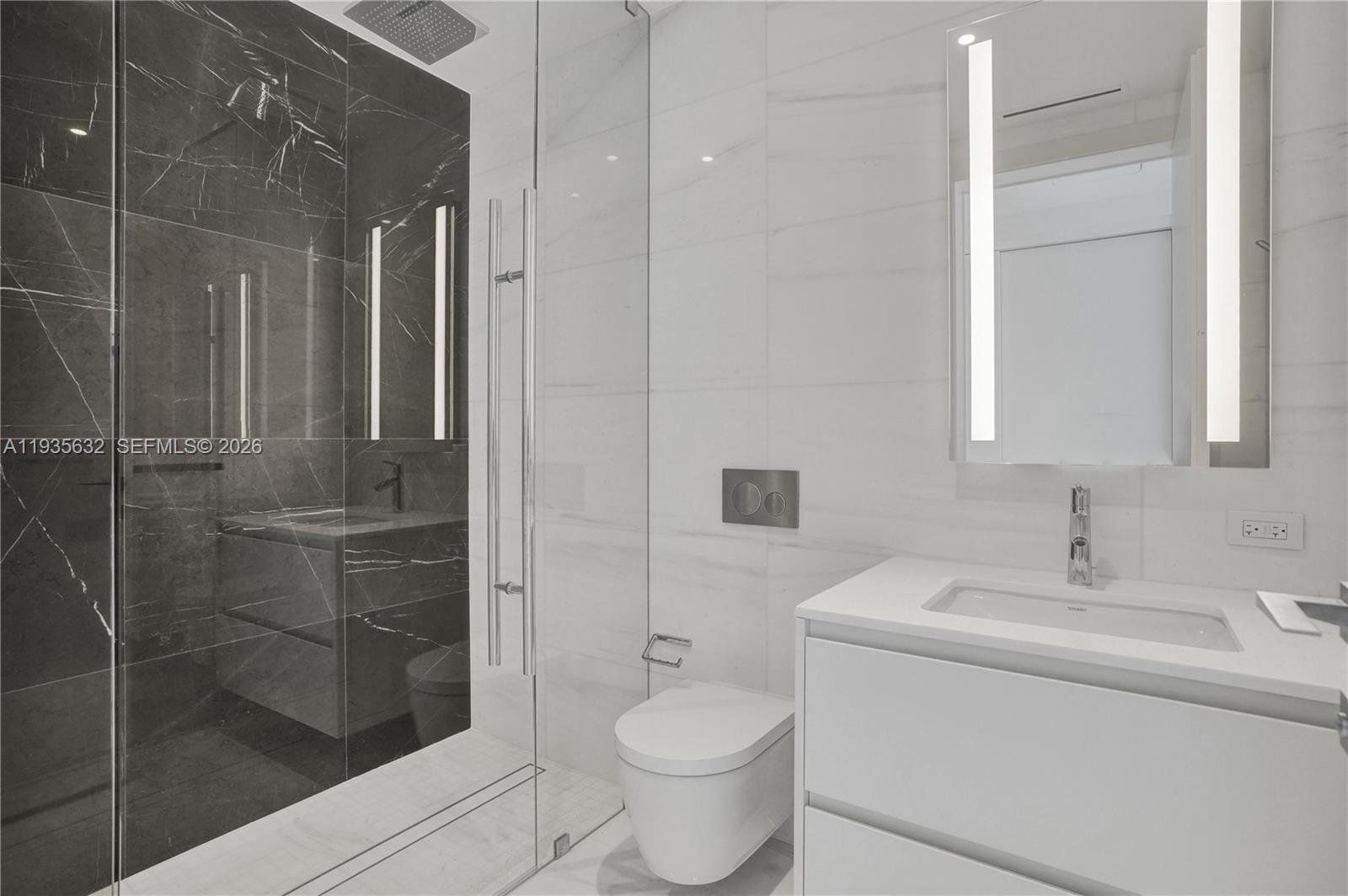 300 Biscayne Blvd Way #3704C, Miami FL 33131