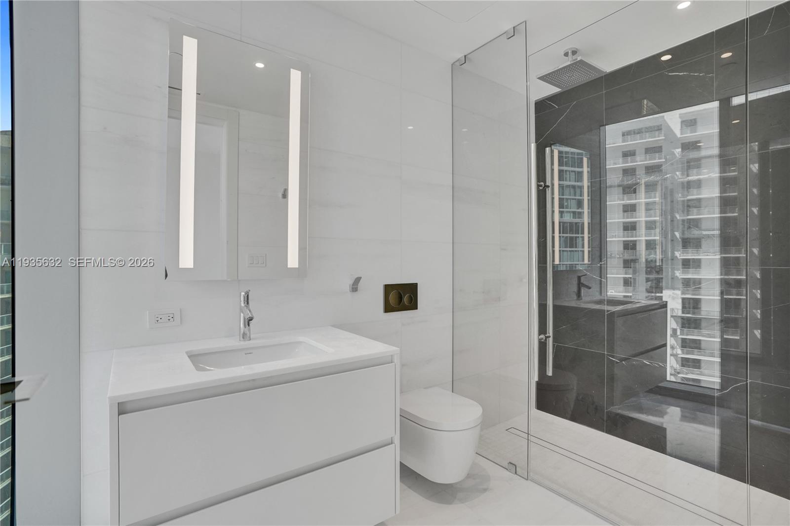 300 Biscayne Blvd Way #3704C, Miami FL 33131