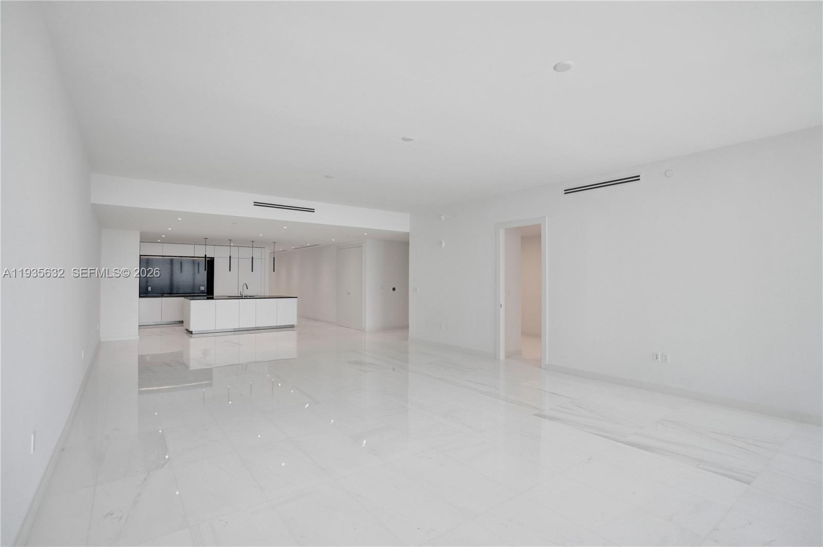 300 Biscayne Blvd Way #3704C, Miami FL 33131