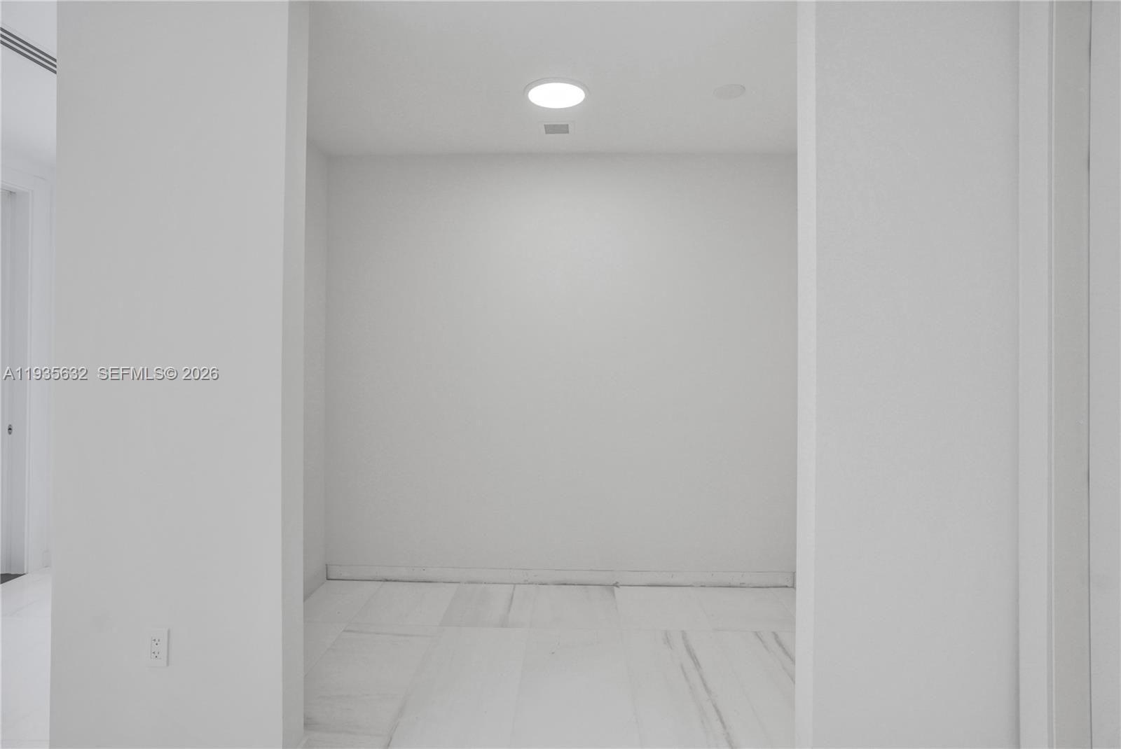 300 Biscayne Blvd Way #3704C, Miami FL 33131