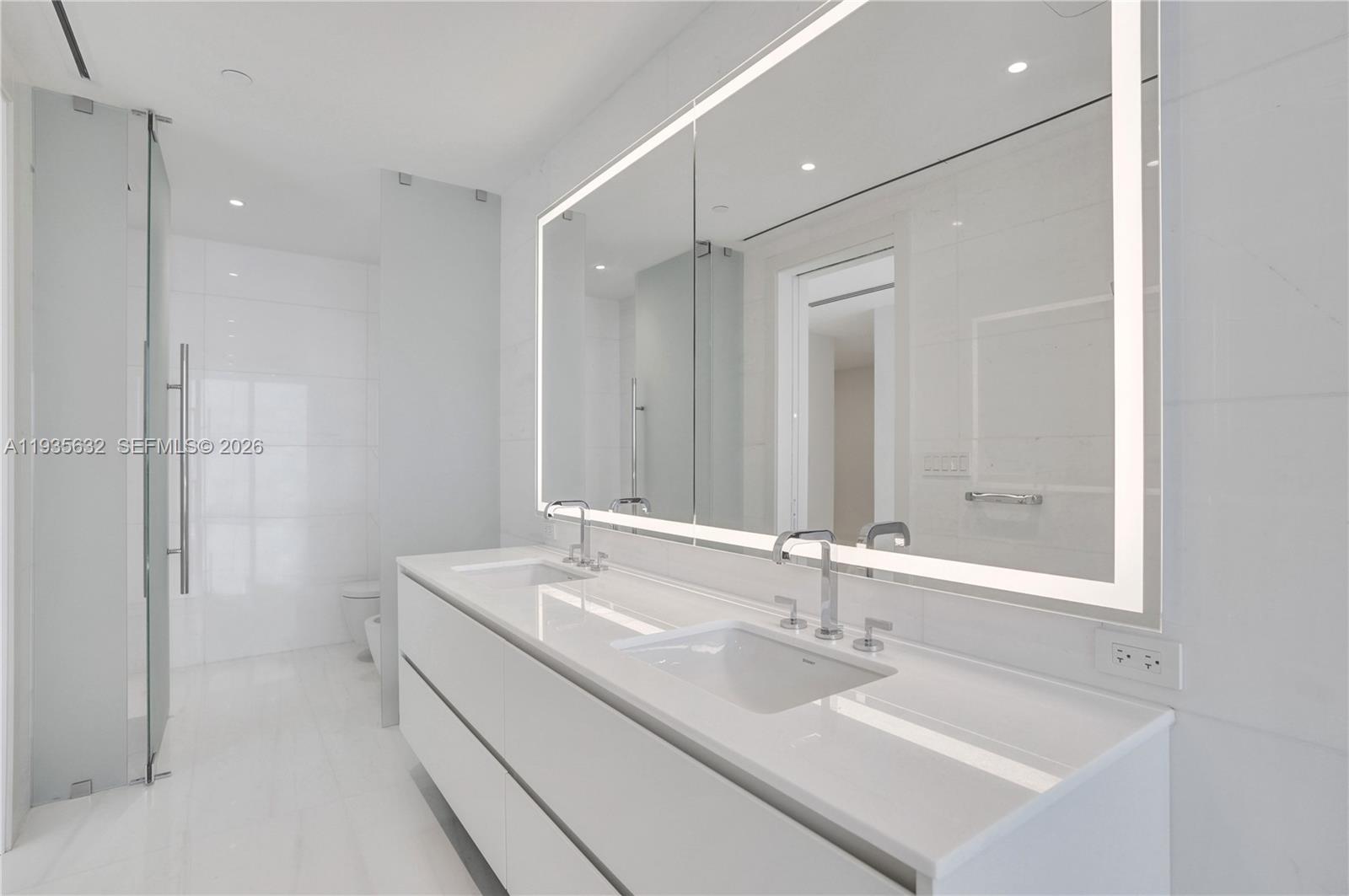 300 Biscayne Blvd Way #3704C, Miami FL 33131