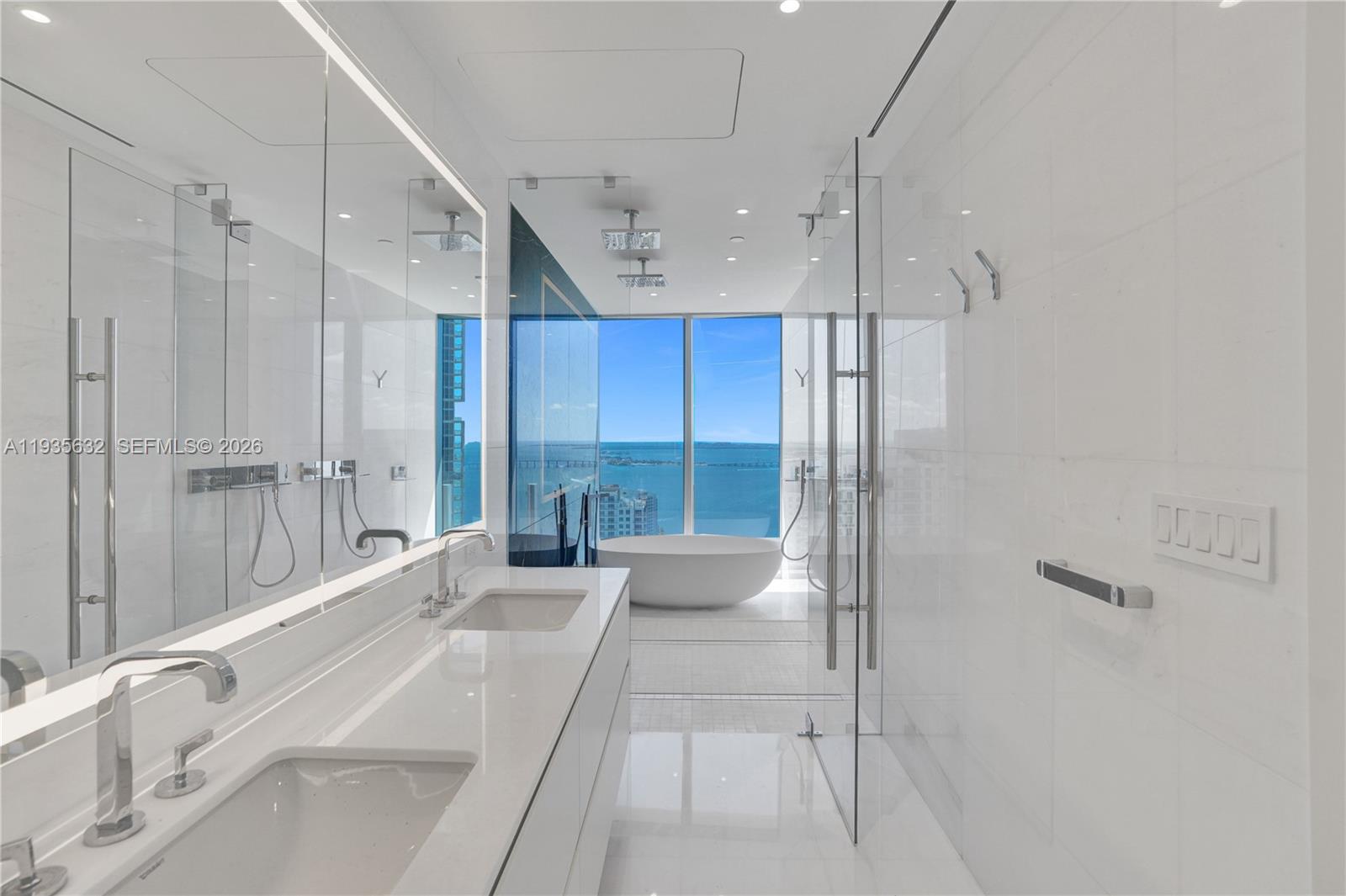300 Biscayne Blvd Way #3704C, Miami FL 33131