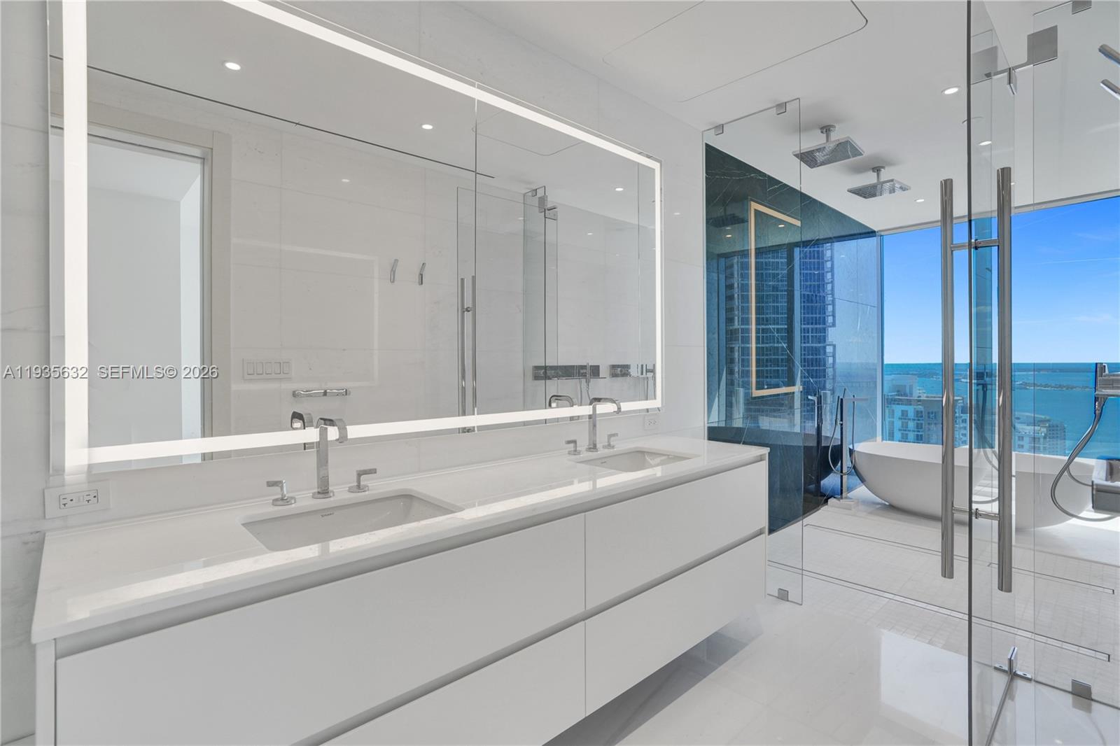 300 Biscayne Blvd Way #3704C, Miami FL 33131