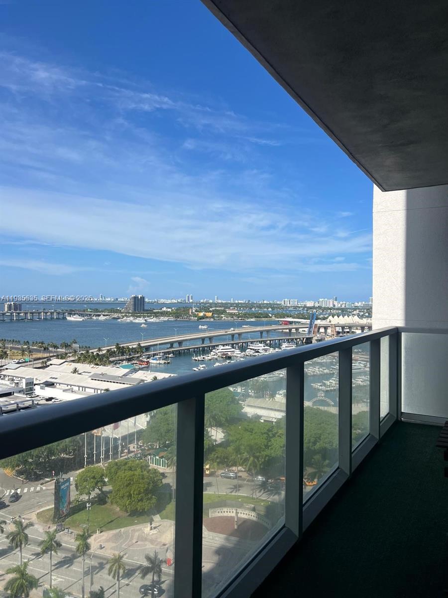 244 Biscayne Blvd #1904, Miami FL 33132