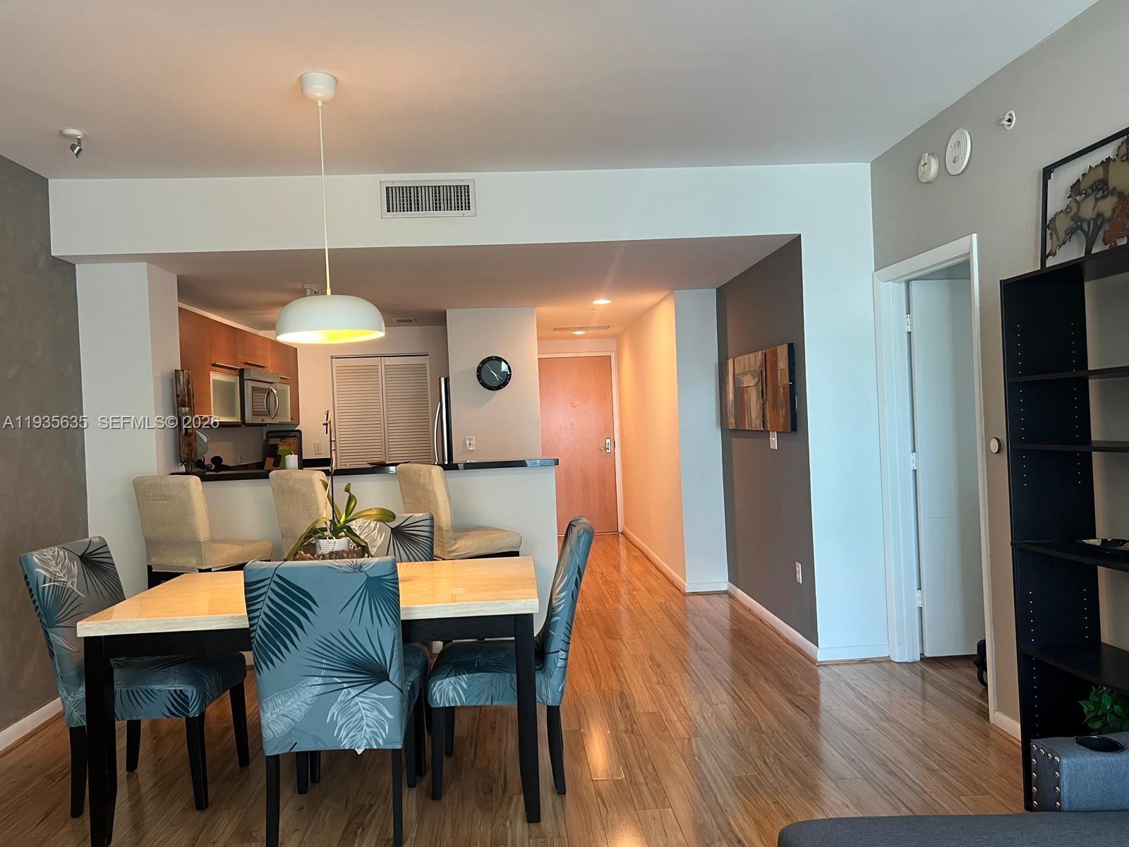 244 Biscayne Blvd #1904, Miami FL 33132