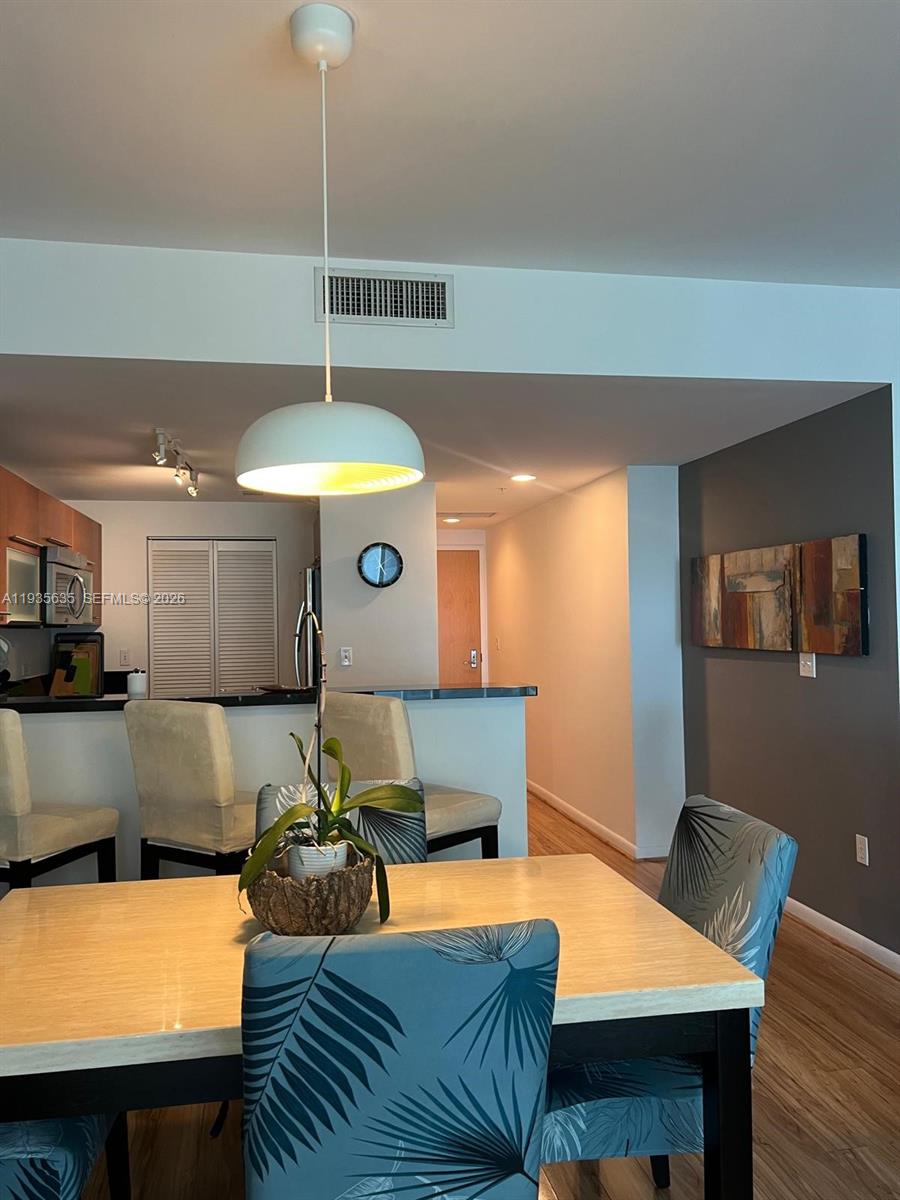 244 Biscayne Blvd #1904, Miami FL 33132