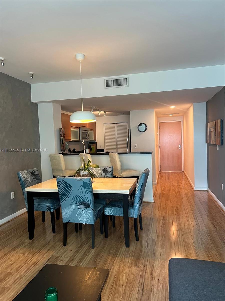 244 Biscayne Blvd #1904, Miami FL 33132