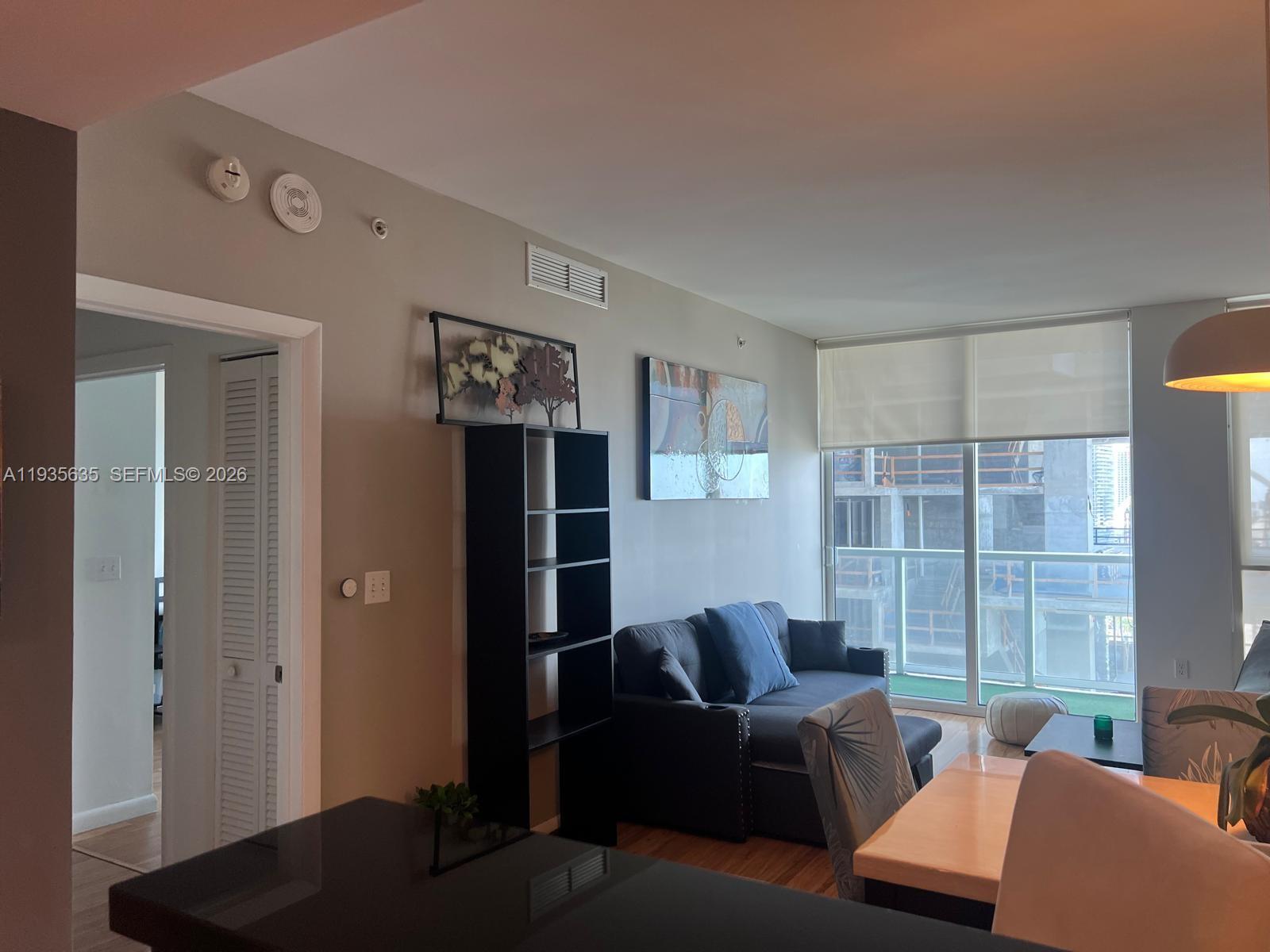 244 Biscayne Blvd #1904, Miami FL 33132