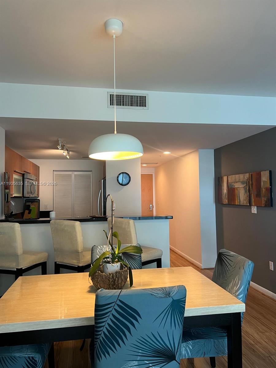 244 Biscayne Blvd #1904, Miami FL 33132