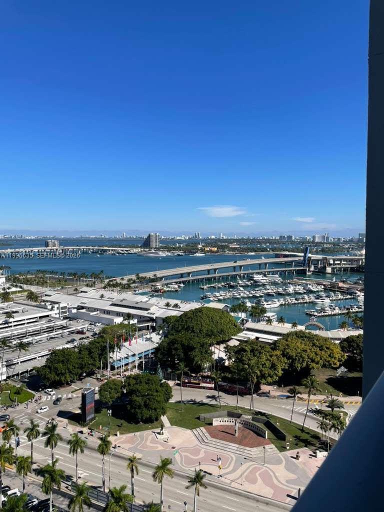 244 Biscayne Blvd #1904, Miami FL 33132