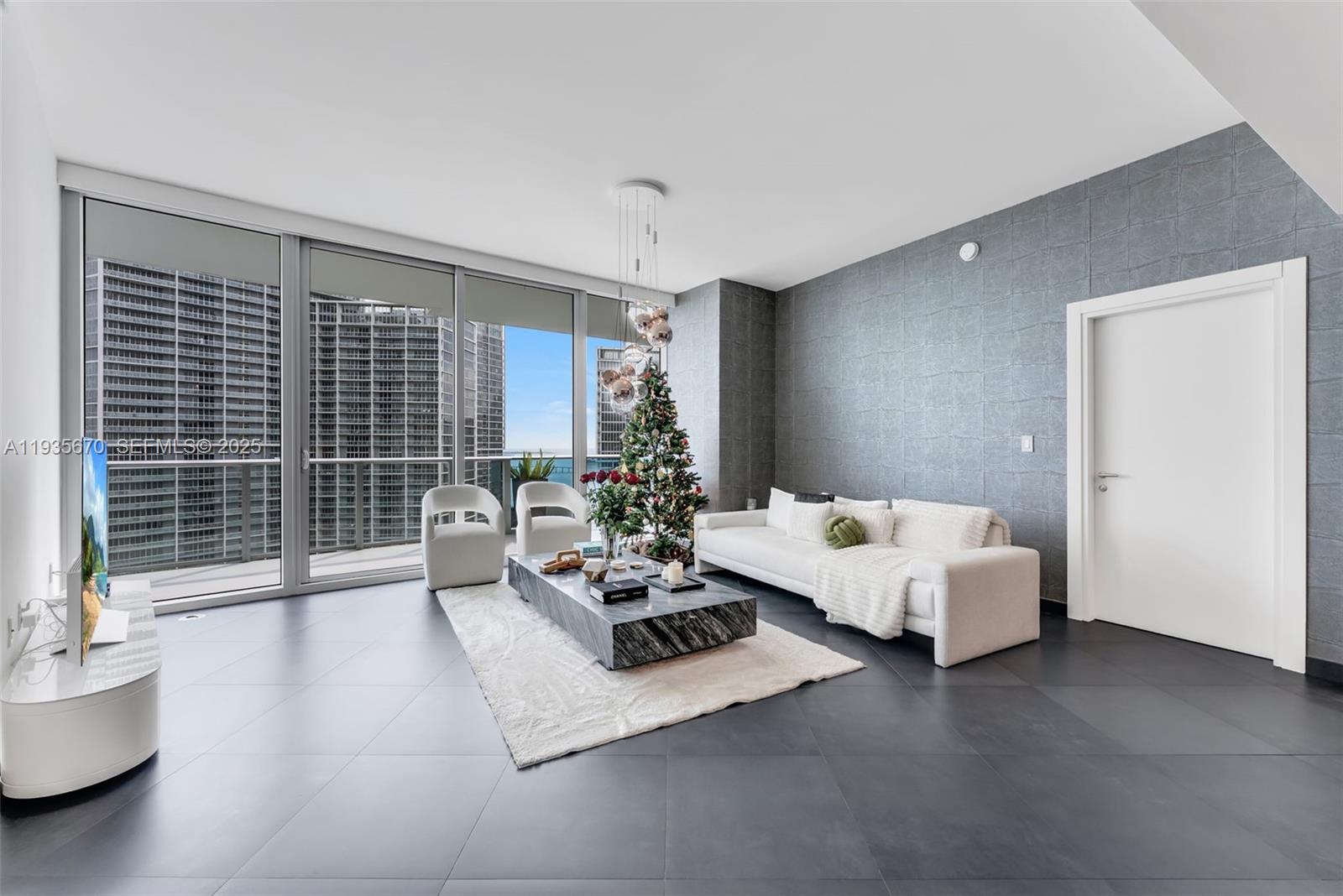200 Biscayne Boulevard Way #4408, Miami FL 33131