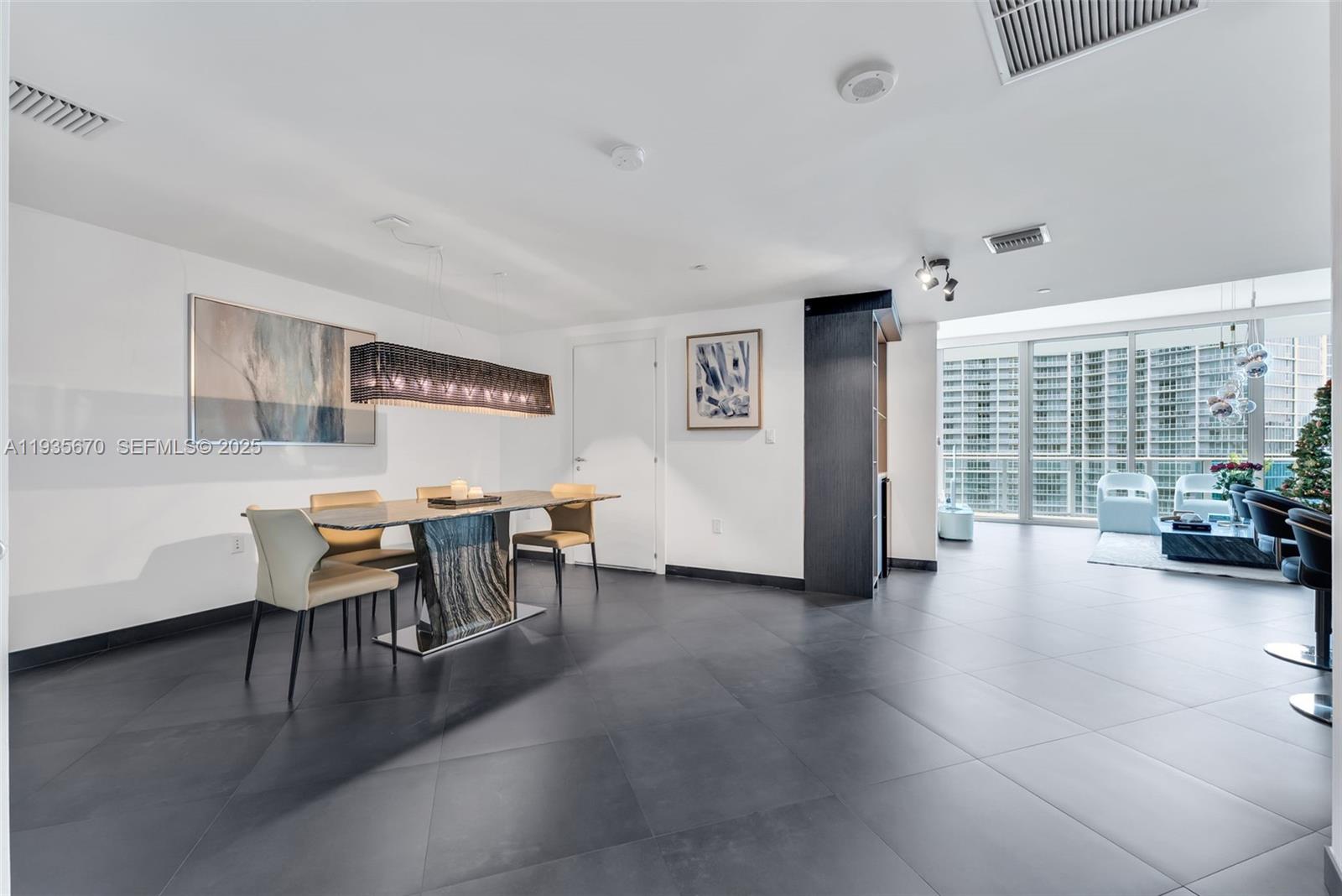 200 Biscayne Boulevard Way #4408, Miami FL 33131