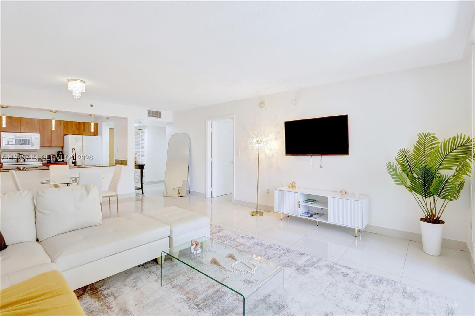 1200 Brickell Bay Dr #2504, Miami FL 33131