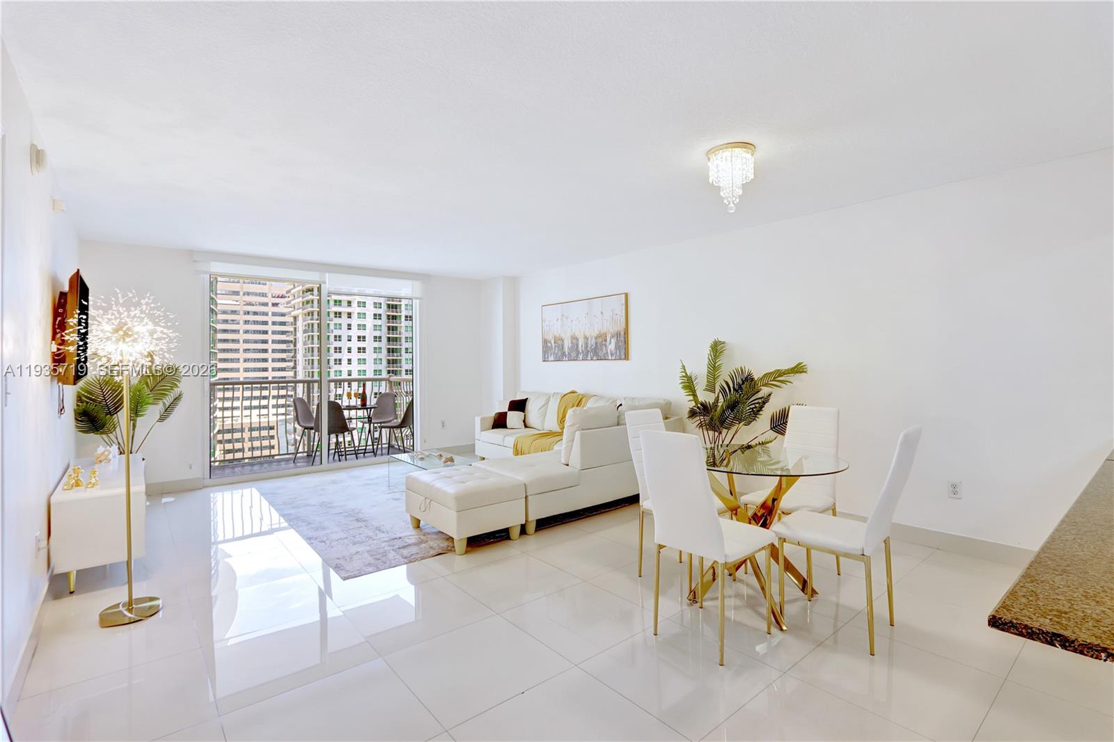 1200 Brickell Bay Dr #2504, Miami FL 33131