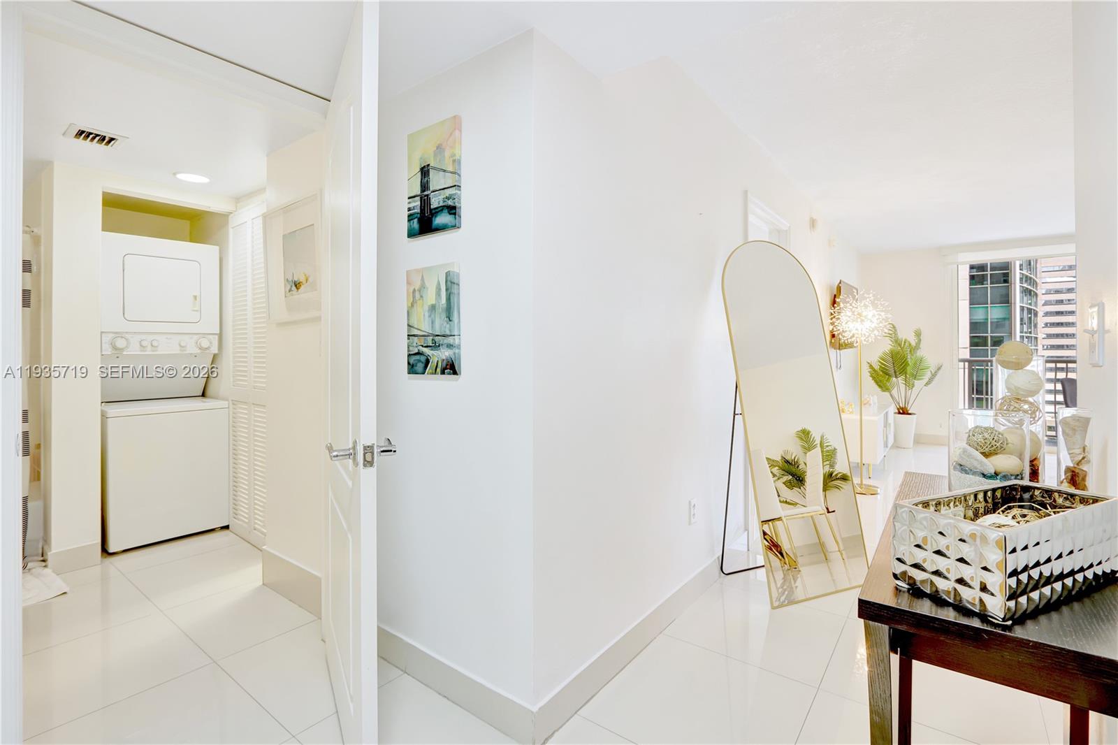 1200 Brickell Bay Dr #2504, Miami FL 33131