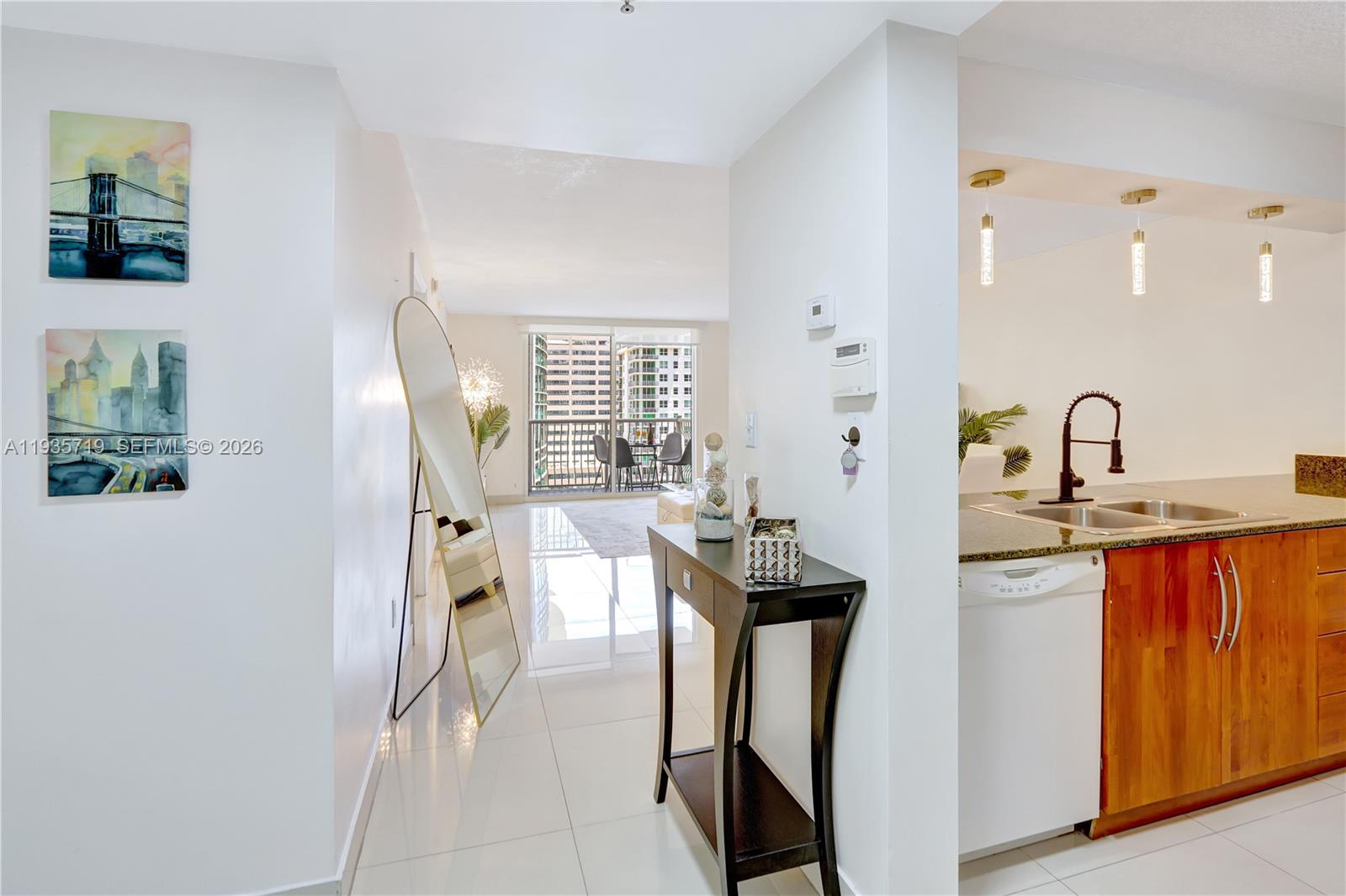 1200 Brickell Bay Dr #2504, Miami FL 33131