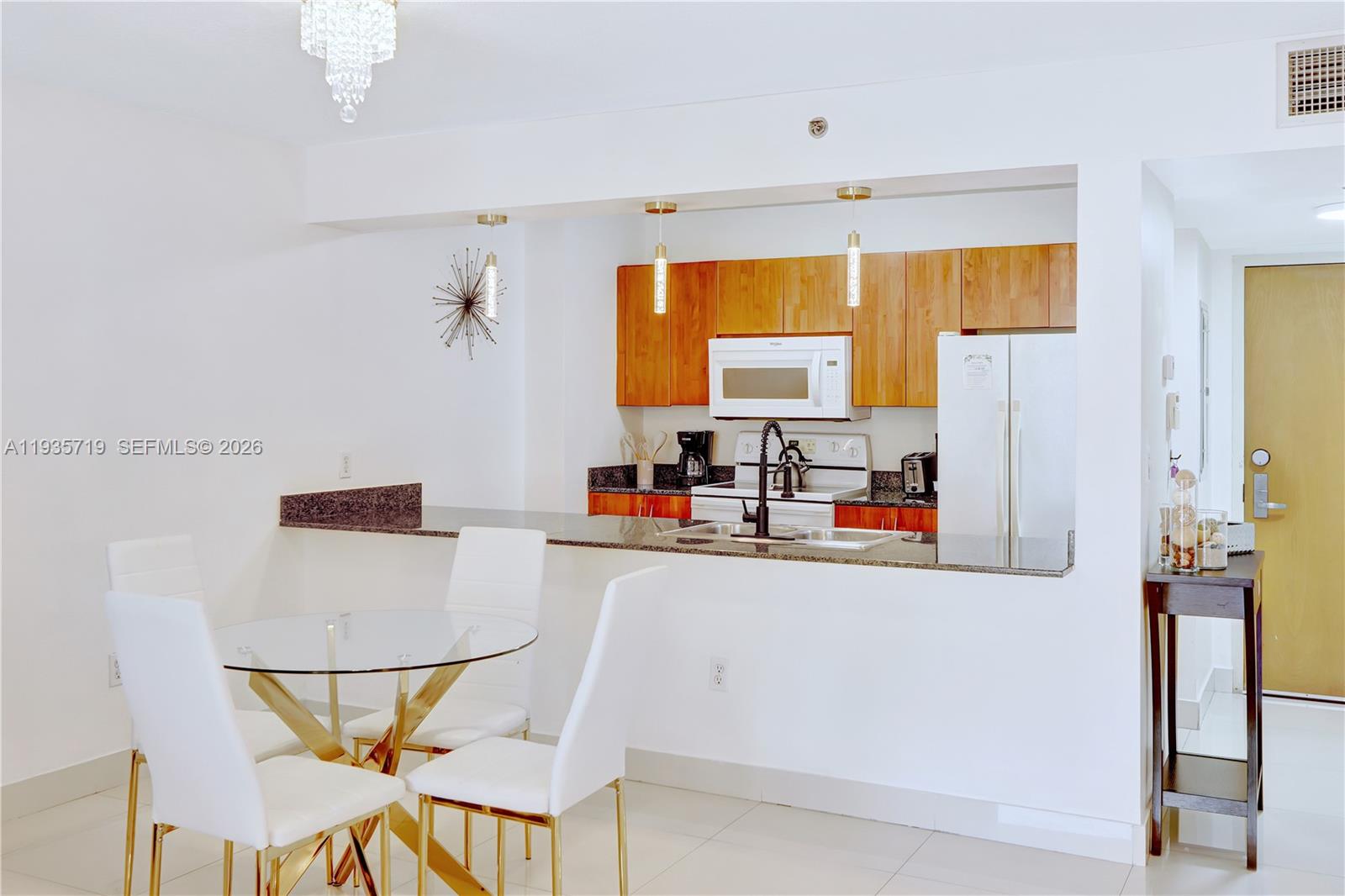 1200 Brickell Bay Dr #2504, Miami FL 33131