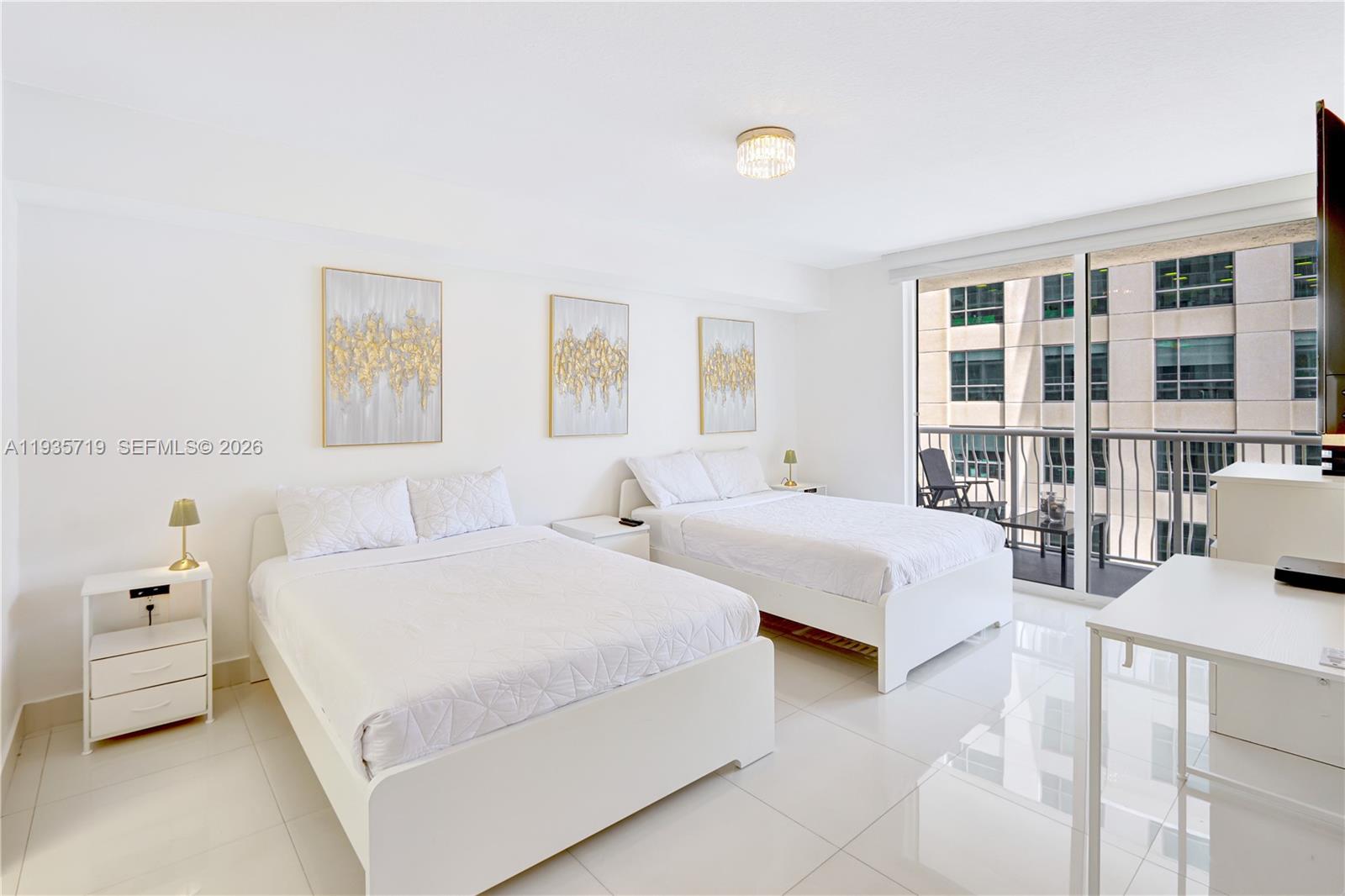 1200 Brickell Bay Dr #2504, Miami FL 33131