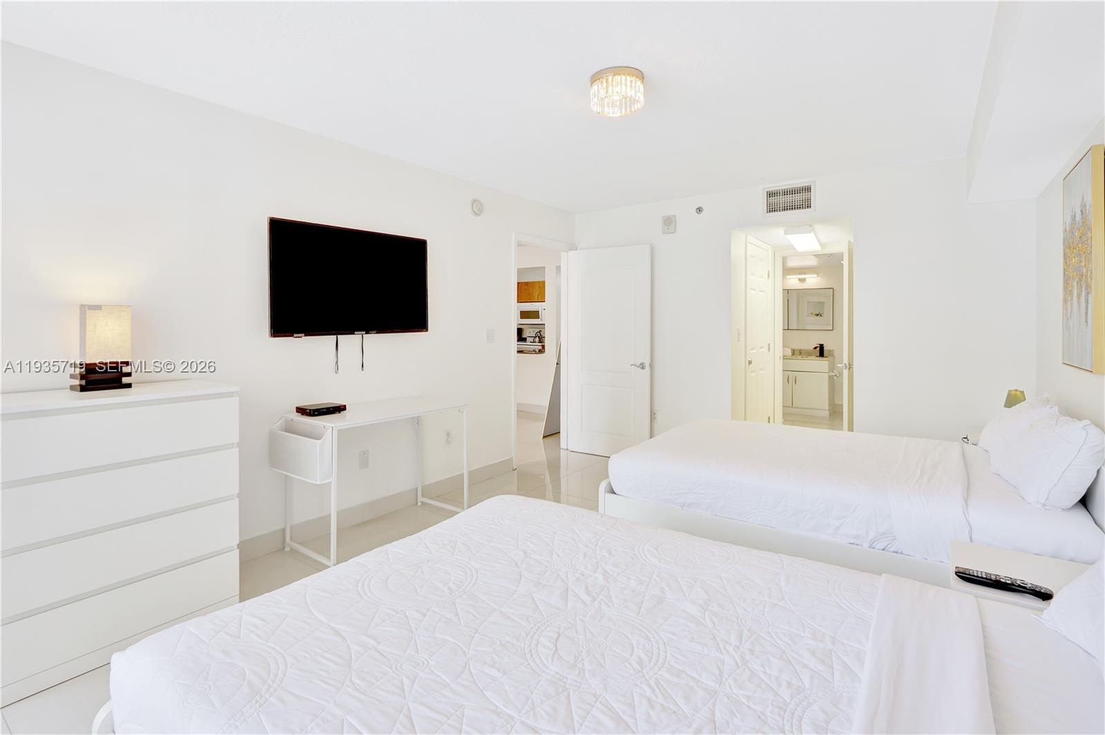 1200 Brickell Bay Dr #2504, Miami FL 33131