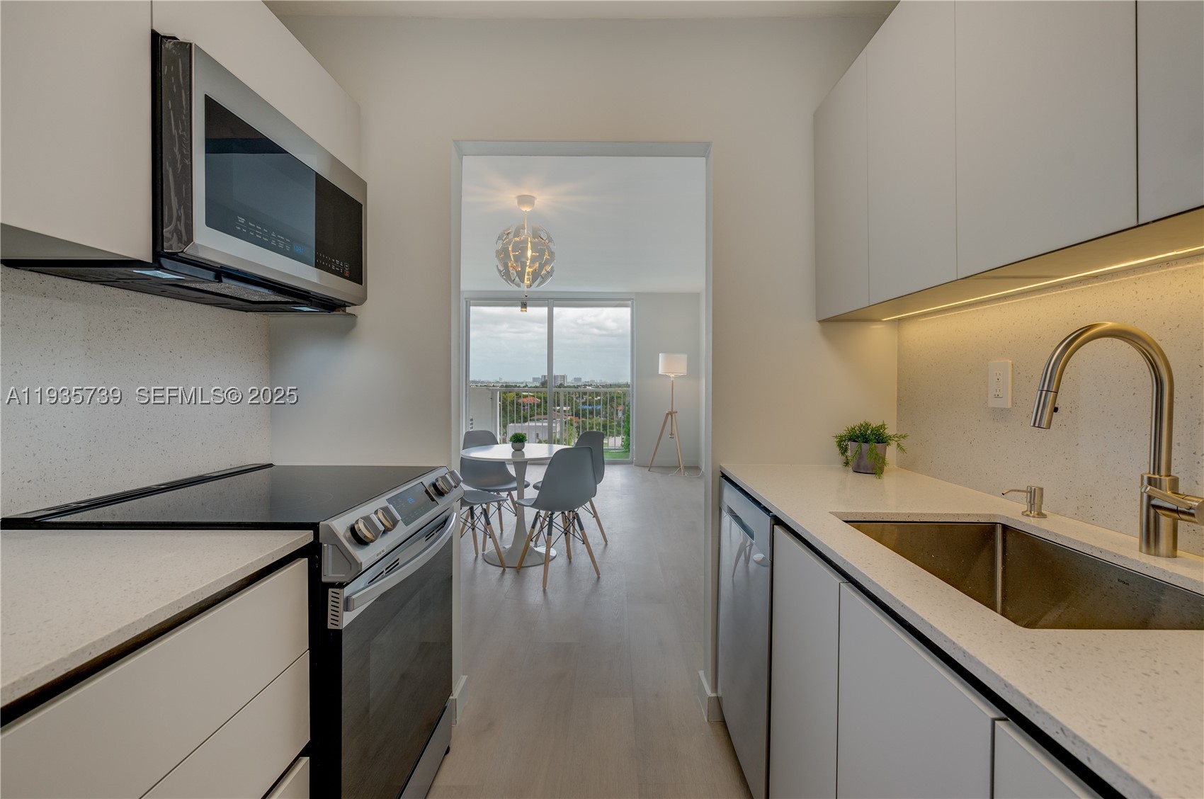2000 NE 135th St #908, North Miami FL 33181