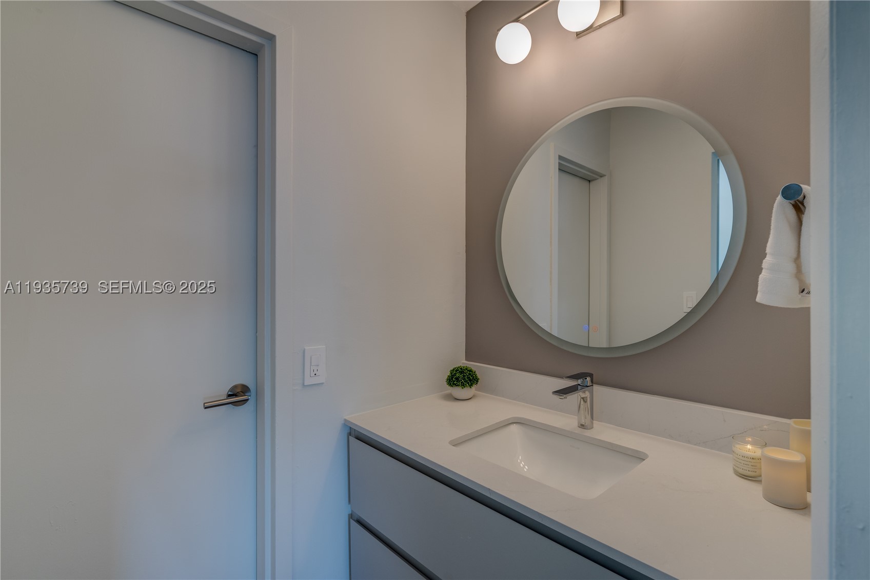 2000 NE 135th St #908, North Miami FL 33181