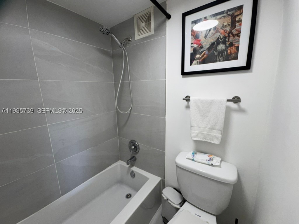2000 NE 135th St #908, North Miami FL 33181