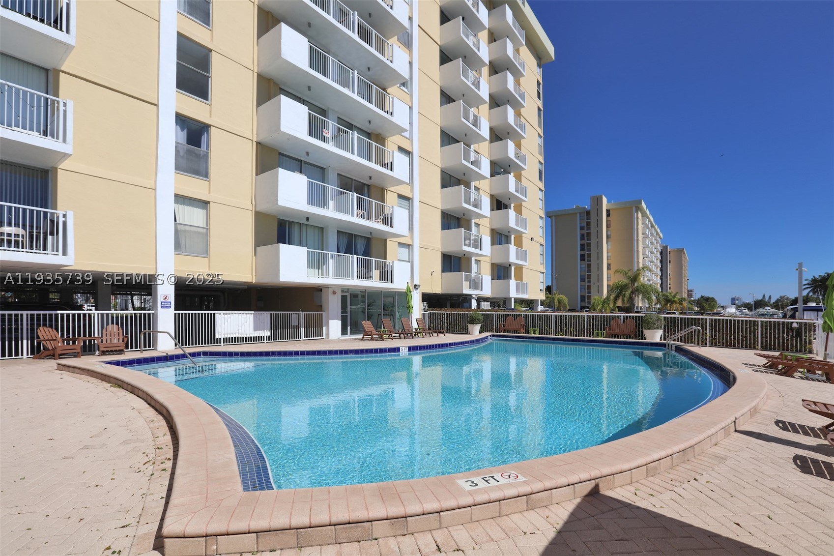 2000 NE 135th St #908, North Miami FL 33181