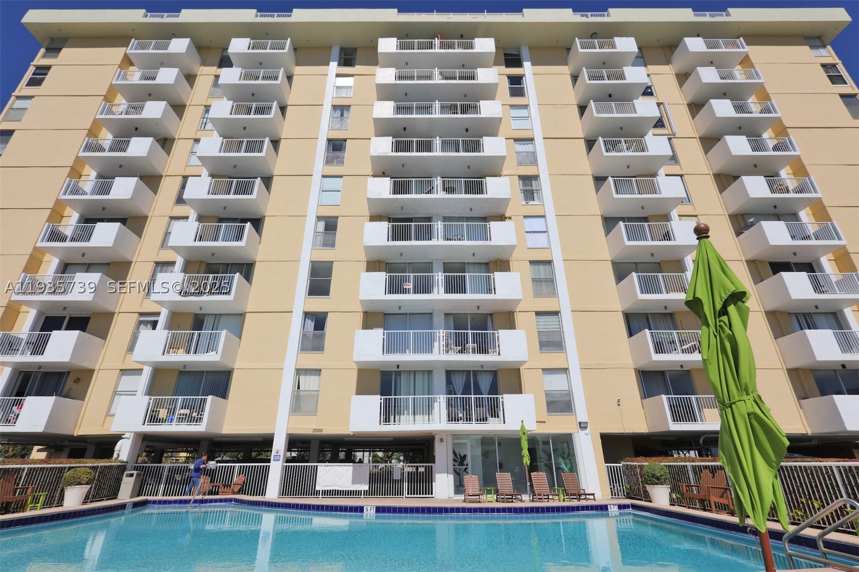2000 NE 135th St #908, North Miami FL 33181