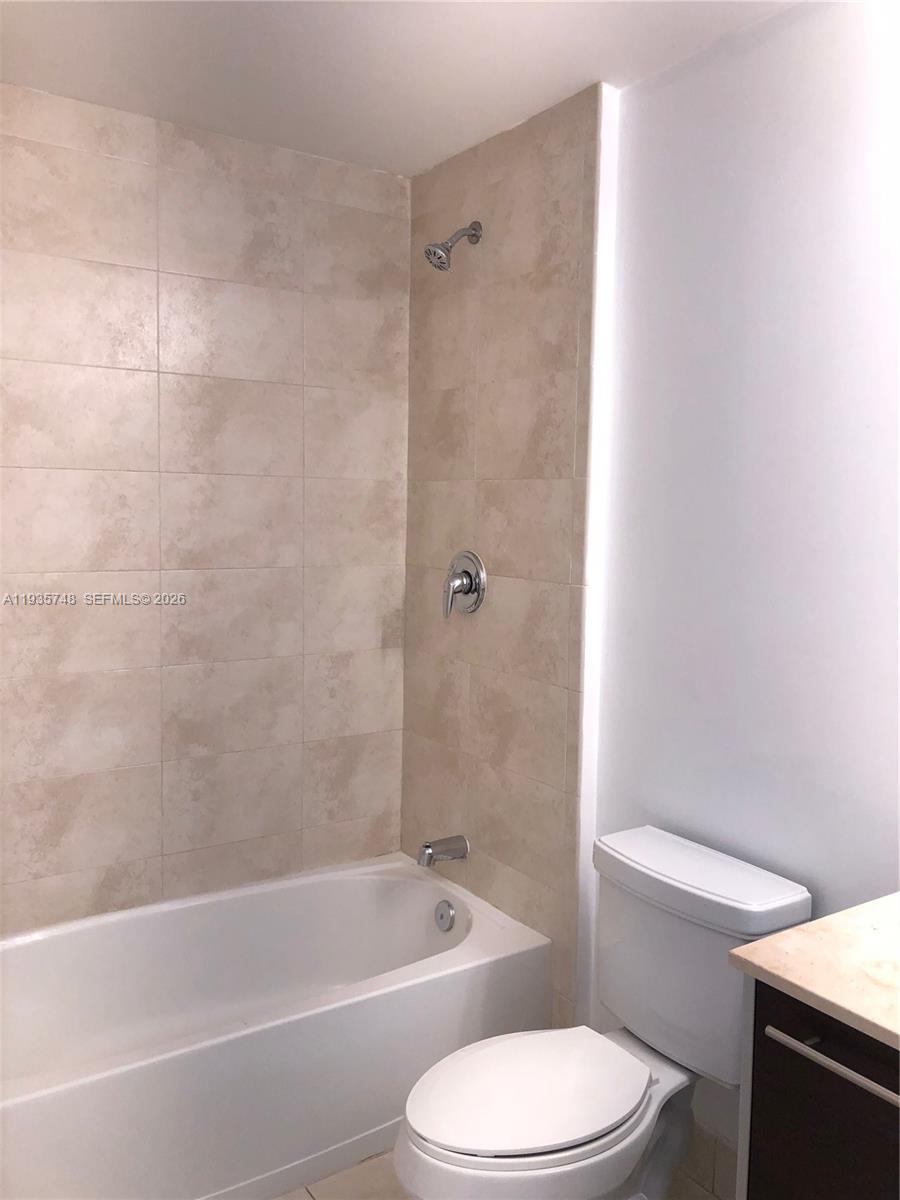 1900 N Bayshore Dr #3305, Miami FL 33132