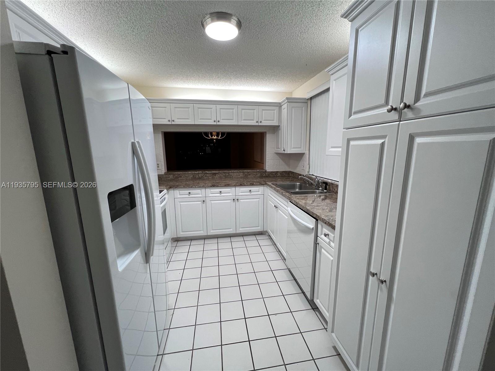 10426 E Clairmont Cir #212, Tamarac FL 33321