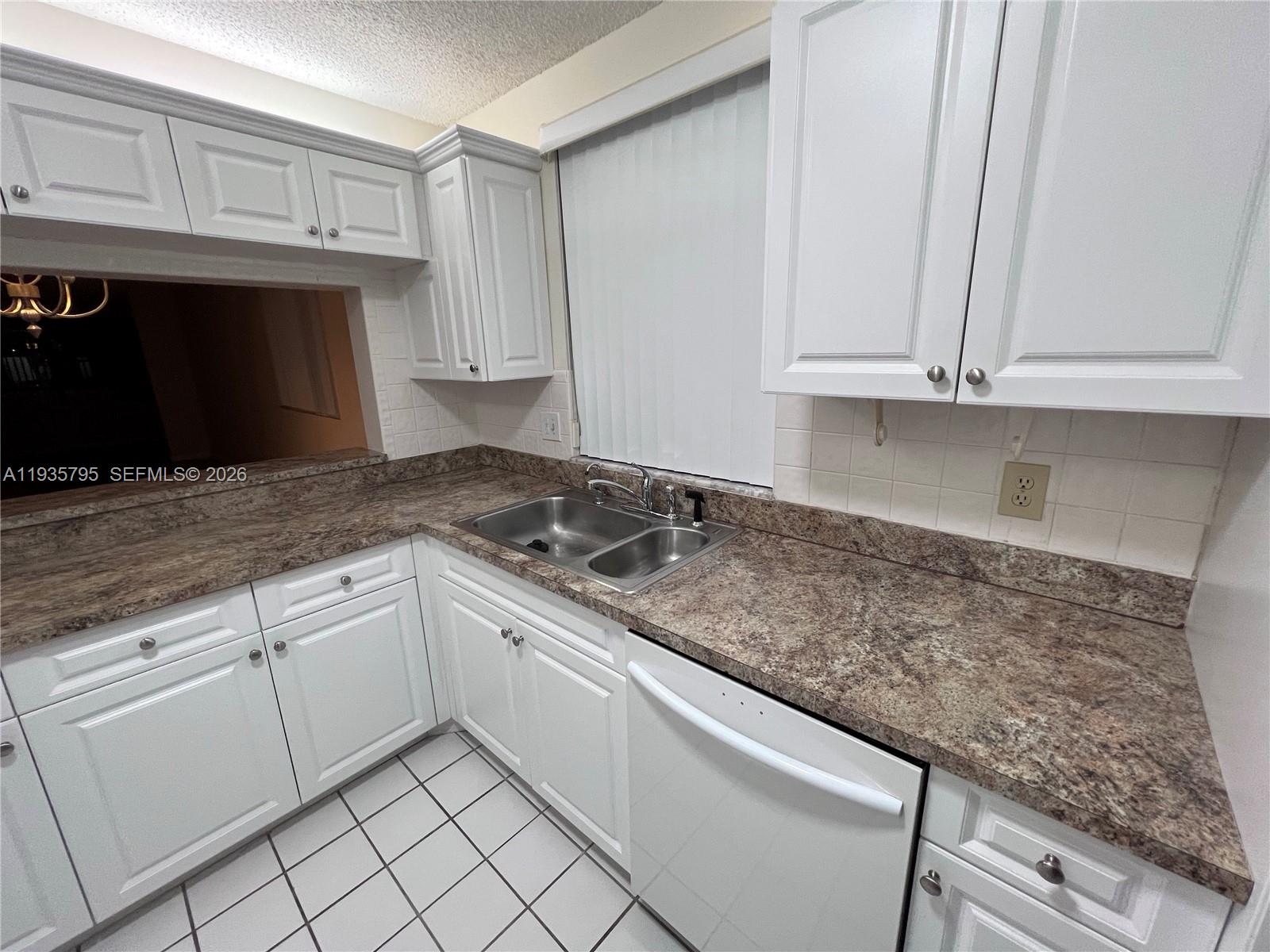 10426 E Clairmont Cir #212, Tamarac FL 33321