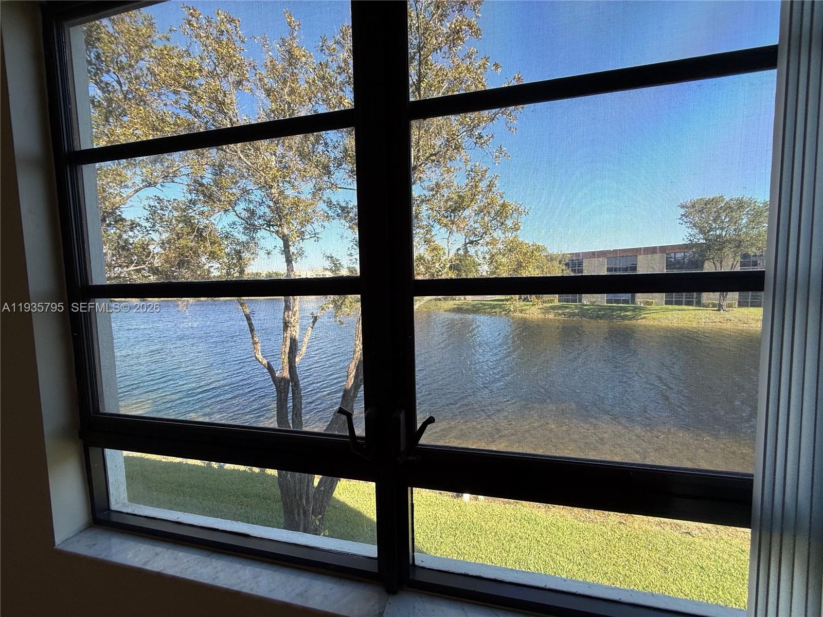 10426 E Clairmont Cir #212, Tamarac FL 33321