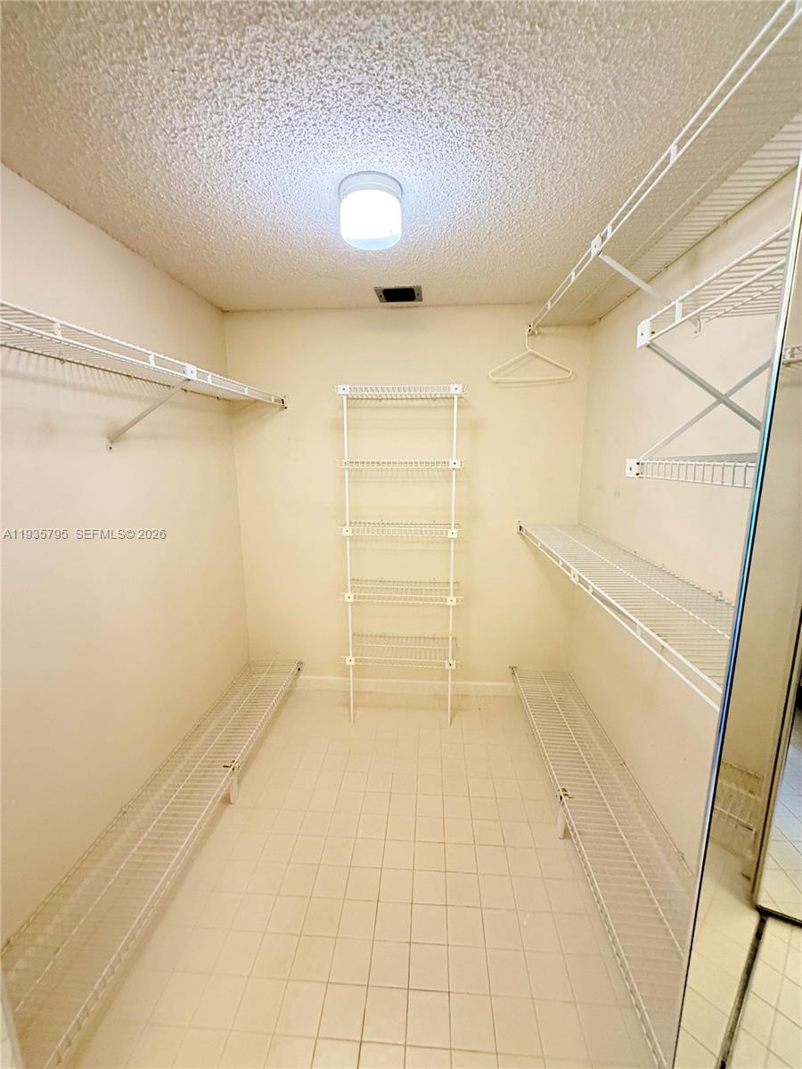 10426 E Clairmont Cir #212, Tamarac FL 33321