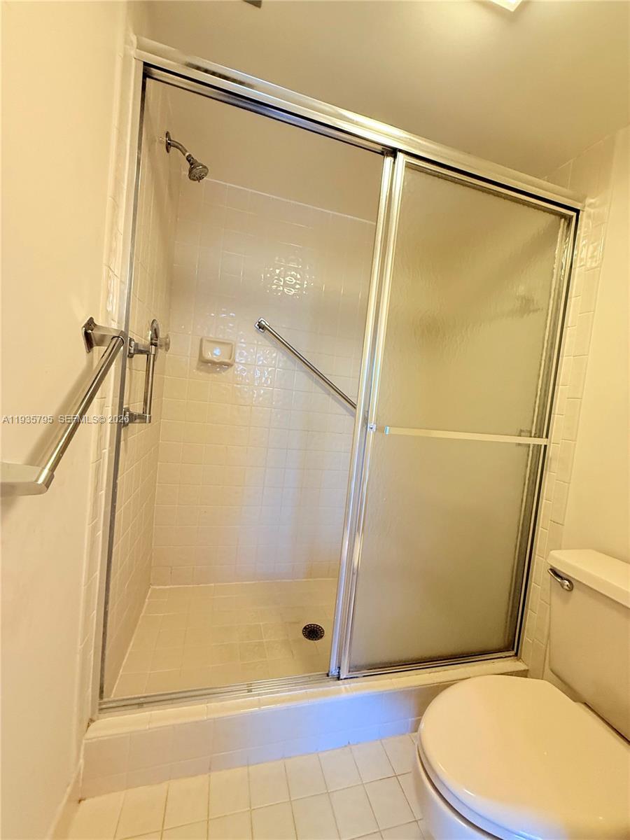 10426 E Clairmont Cir #212, Tamarac FL 33321