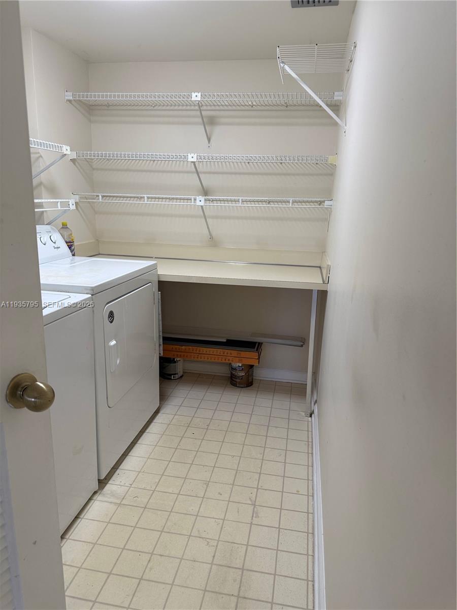10426 E Clairmont Cir #212, Tamarac FL 33321
