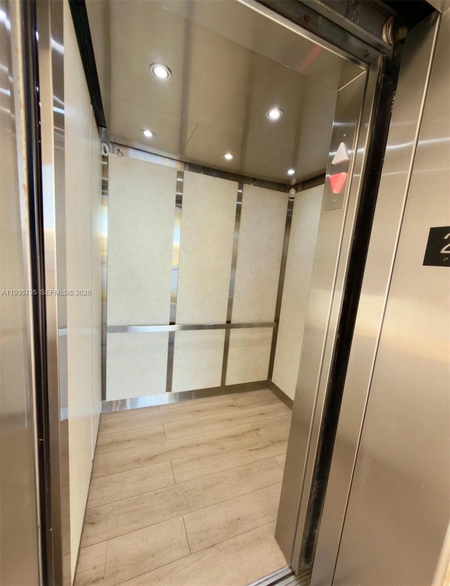 10426 E Clairmont Cir #212, Tamarac FL 33321