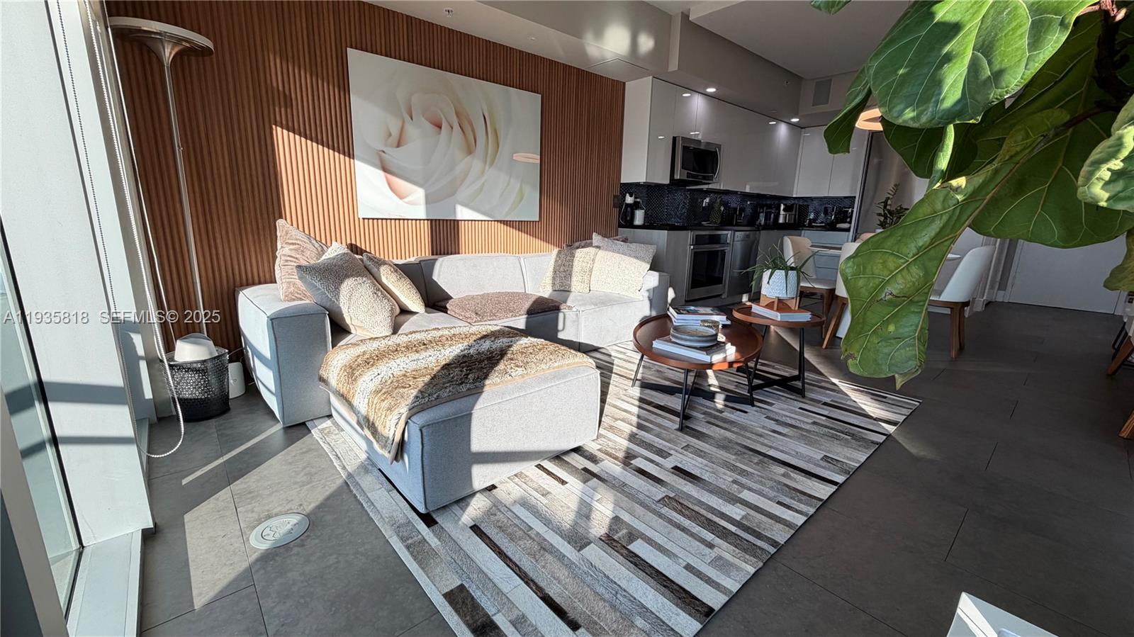 92 SW 3rd St #3607, Miami FL 33130