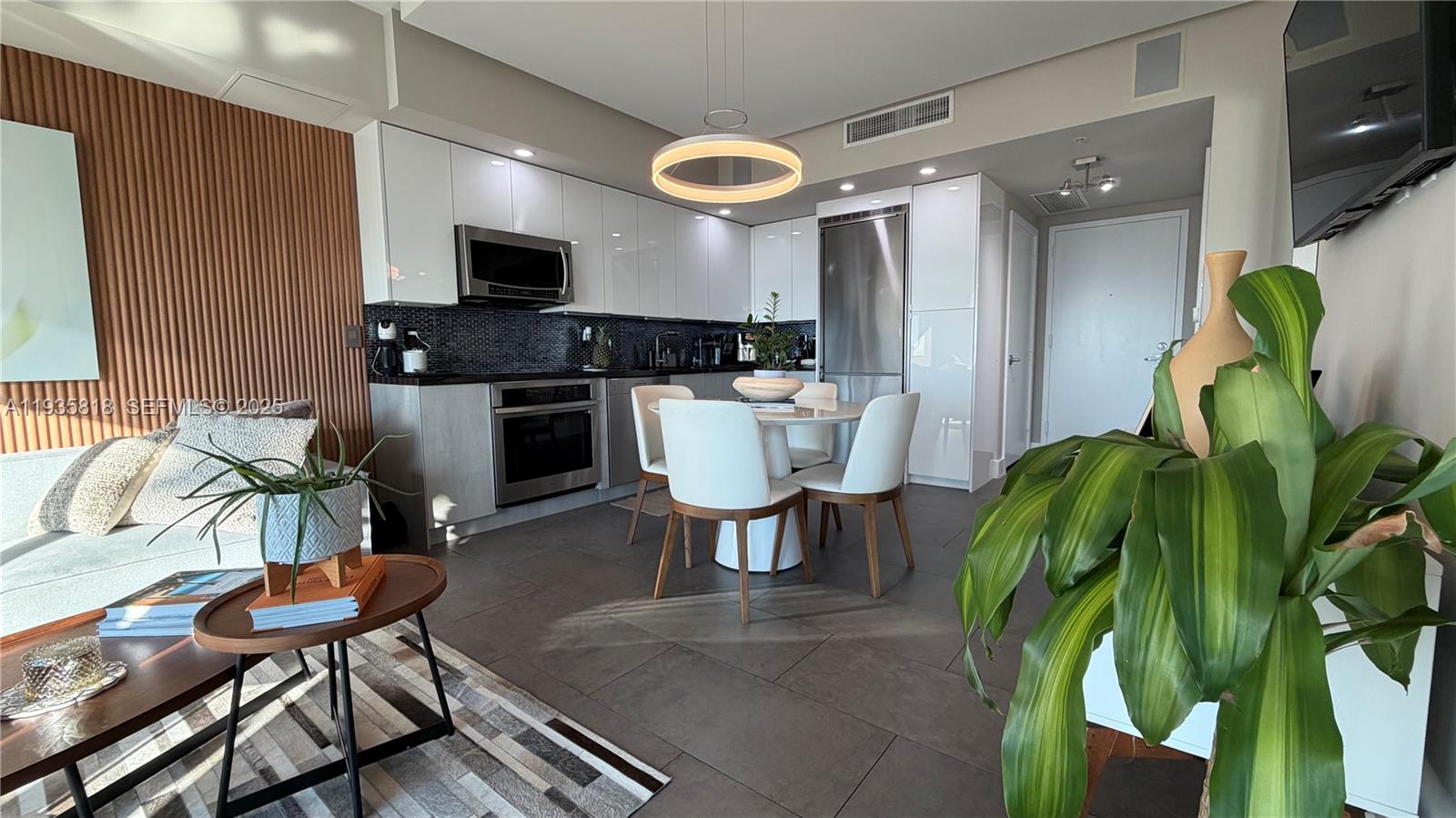92 SW 3rd St #3607, Miami FL 33130