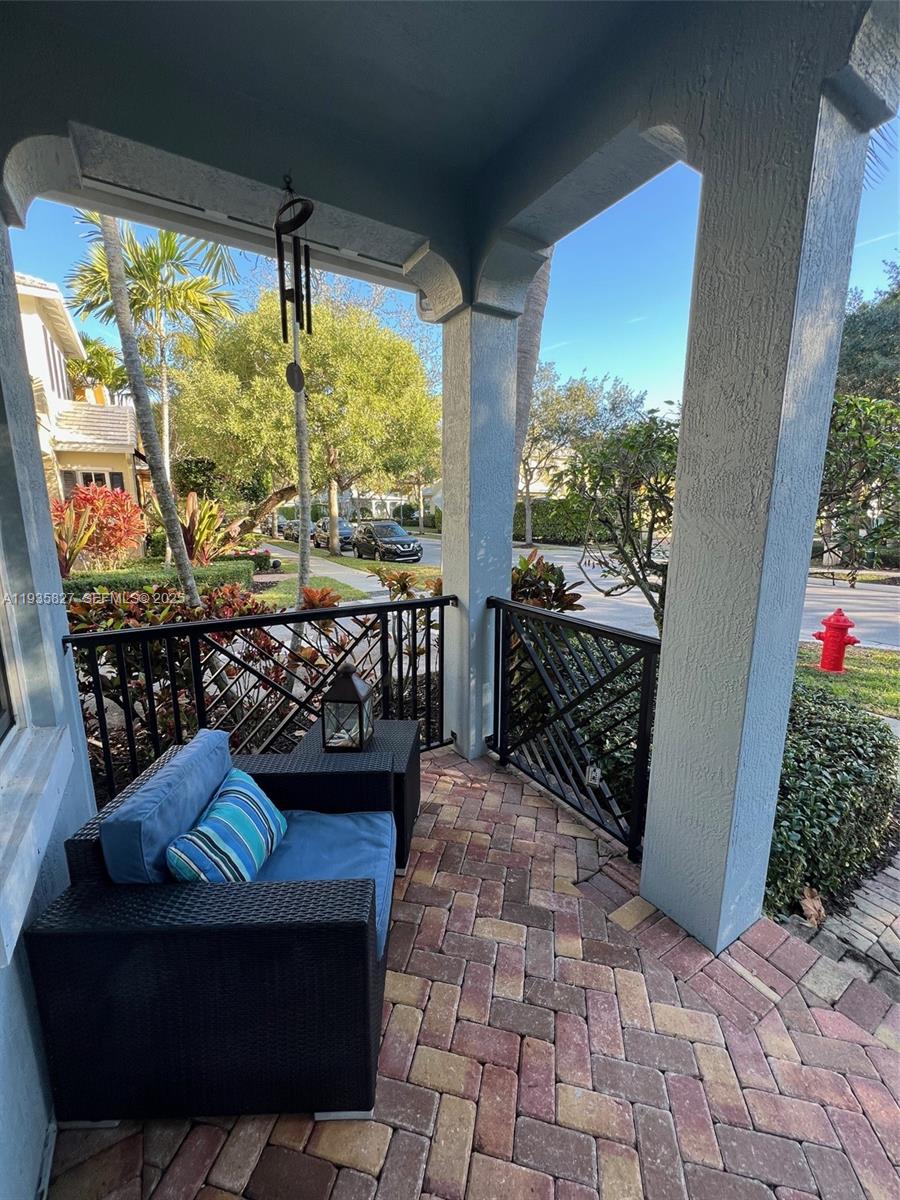 184 W Bay Cedar Cir, Jupiter FL 33458