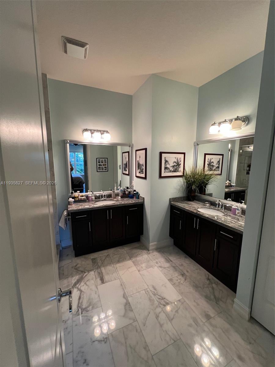 184 W Bay Cedar Cir, Jupiter FL 33458