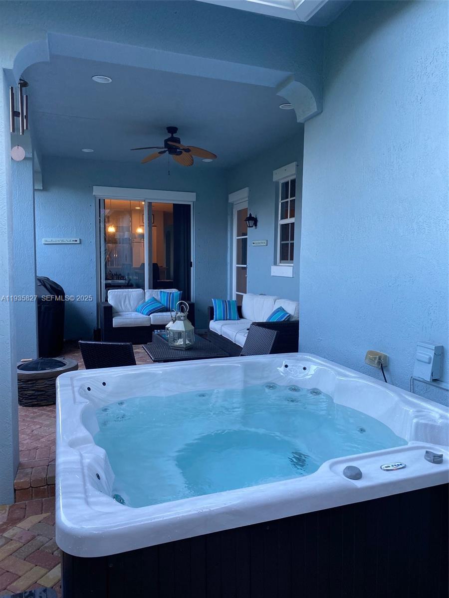 184 W Bay Cedar Cir, Jupiter FL 33458